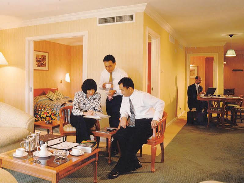 קוצ'ינג Merdeka Palace Hotel & Suites מראה חיצוני תמונה